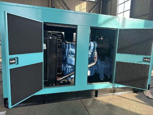 Un buon prezzo. Set generatore diesel da 300 kW con motore Yuchai YC6MJ500L-D21 Generatori silenziosi di tipo 375KVA in linea