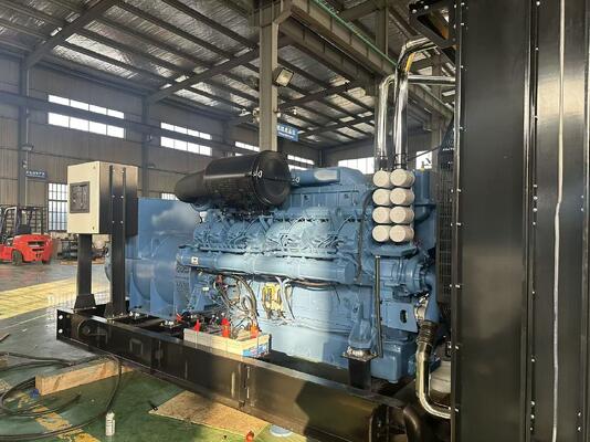 Generatore diesel ad alte prestazioni Yuchai 2000KVA/1600KW di tipo aperto