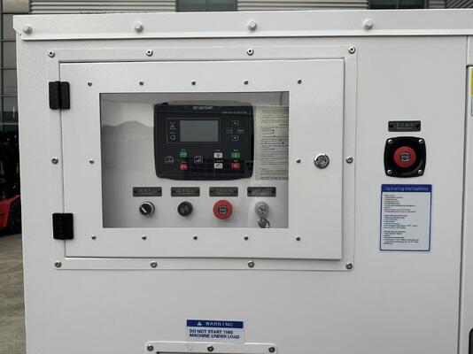 Un buon prezzo. Gruppo elettrogeno diesel silenziato da 62,5 kVA/50 kW con controller SmartGen e basso rumore e vibrazioni in linea