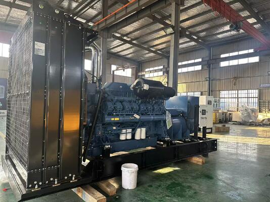 2000KVA (1600KW) Durable Yuchai Open type Diesel Genset costruito per ambienti difficili Fabbrica di generatori
