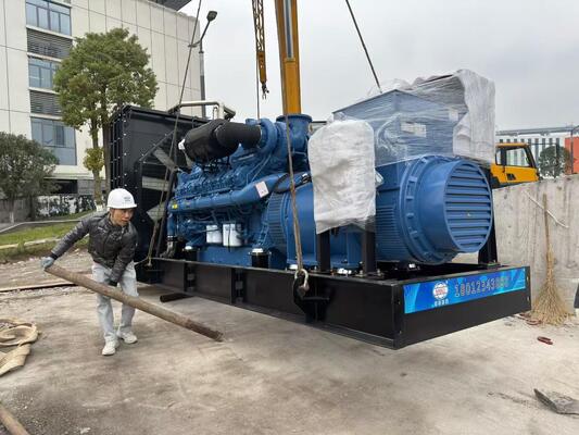 Un buon prezzo. Marchio personalizzato disponibile sui generatori Yuchai 2000KVA. Unità industriali da 1600KW per i distributori. in linea
