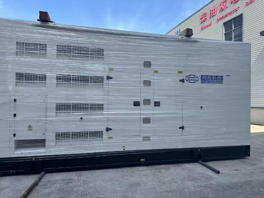 Generatore diesel insonorizzato da 1250 kVA con motore Yuchai a 1500 giri al minuto per un'alimentazione affidabile